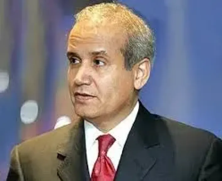 من وقف للحرب إلى نهاية المحور؟